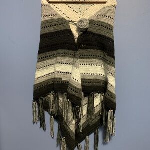Elegant Gray and Black Knit Shawl